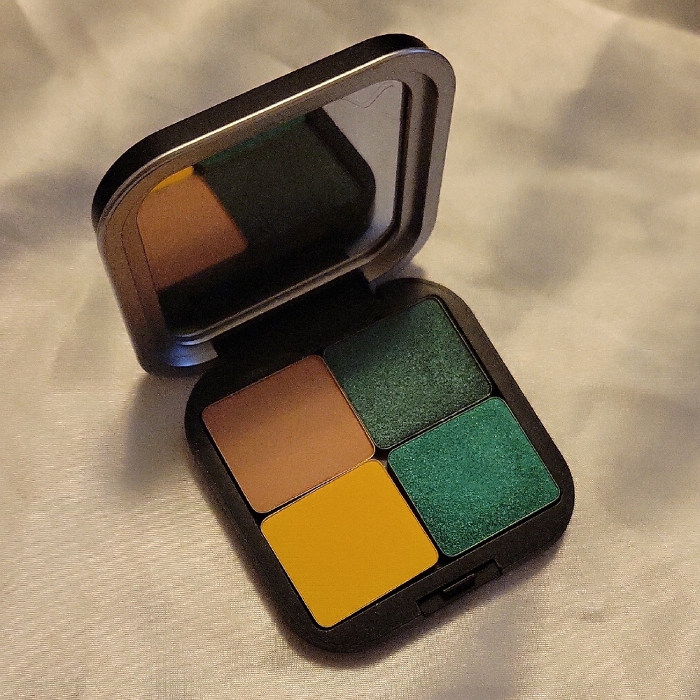 Makeup Forever Quad Eyeshadow Palette